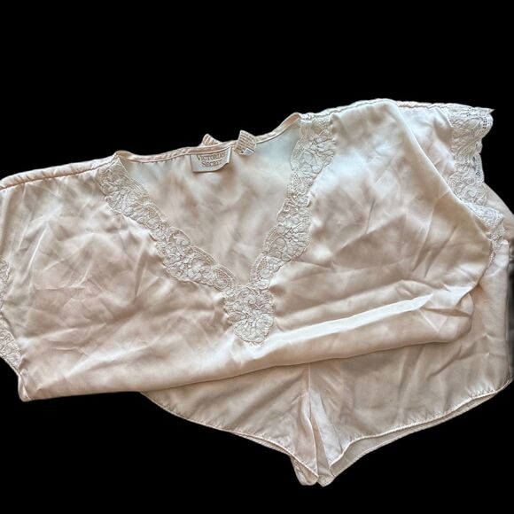 Vintage Gold Label Victoria Secret Lace Top Pajama Short Silky Feel Set Size M - Picture 12 of 15